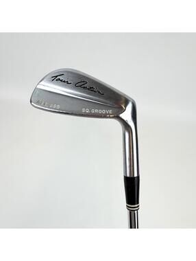 Cleveland Tour Action Reg 588 SQ Groove 9 Iron True Temper Dynamic Gold R400 RH